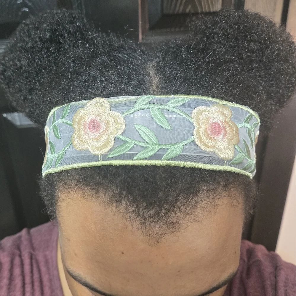 🍒🍒 Floral Embroidered Sheer Headband - Pink, Cream & Green